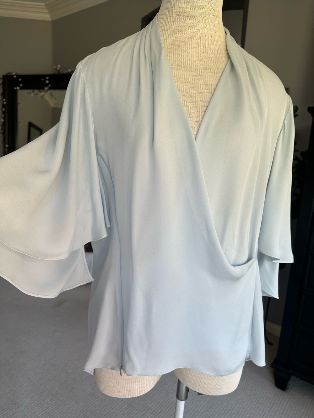 Elie Tahari Pale Blue Draped V-Neck Flutter Sleeve Silk Blouse, size large - Picture 1 of 17